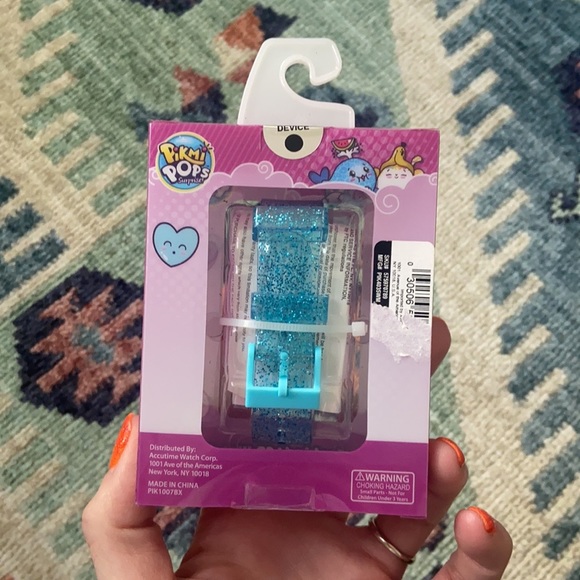 Pikmi Pop flashing light watch lcd light glitter strap brand new in box! 6+ - Picture 8 of 16